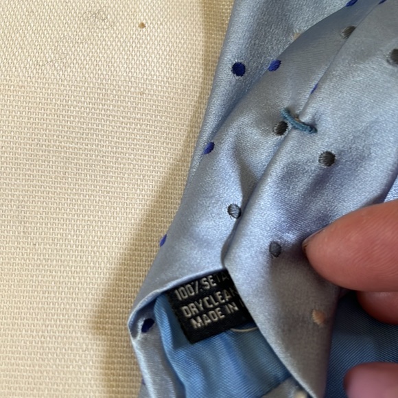 Villa Ponti Men’s Silk Necktie. Light blue w/ navy and white dots. Italy 🇮🇹 - Picture 4 of 4